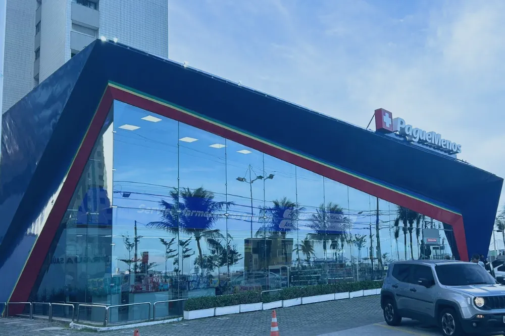 Veja como a Pague Menos inovou sua operação e aprimorou a experiência de compra com o Varejo 4.0, elevando o padrão do varejo farmacêutico.